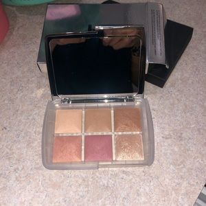 Hourglass Ambient Light palette - ghost edition